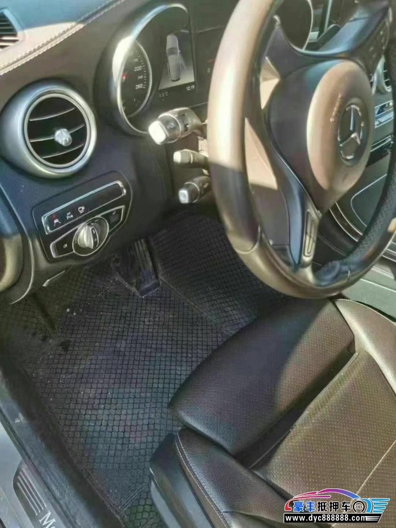 18年奔驰GLC轿车抵押车出售