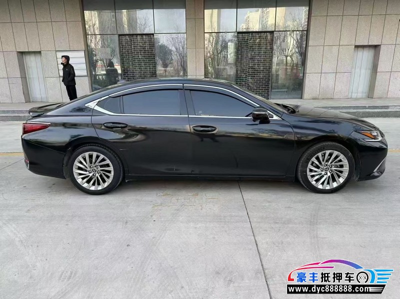 22年雷克萨斯ES轿车抵押车出售