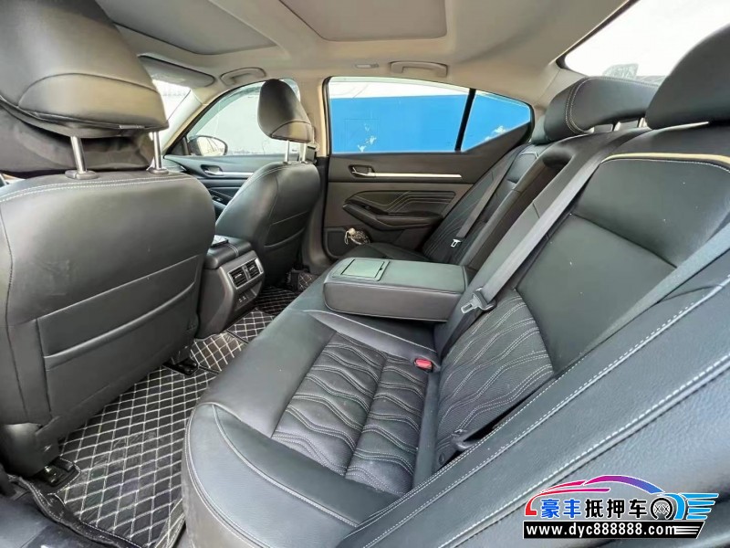 23年日产天籁轿车抵押车出售