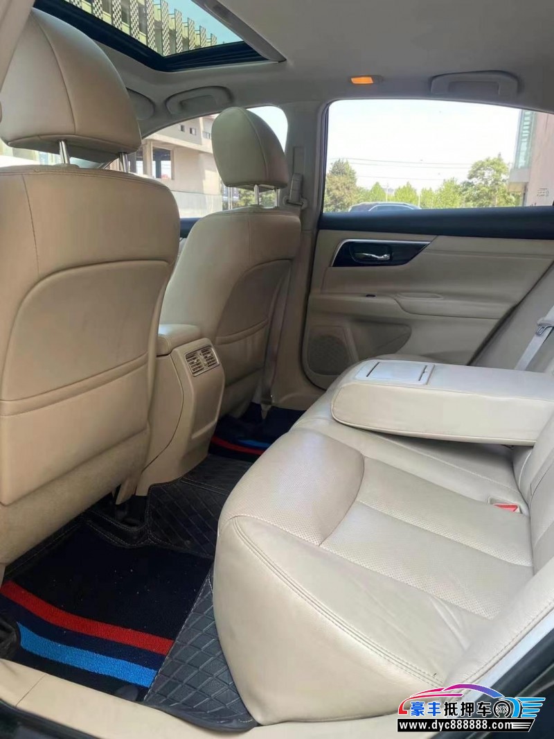 18年日产天籁轿车抵押车出售