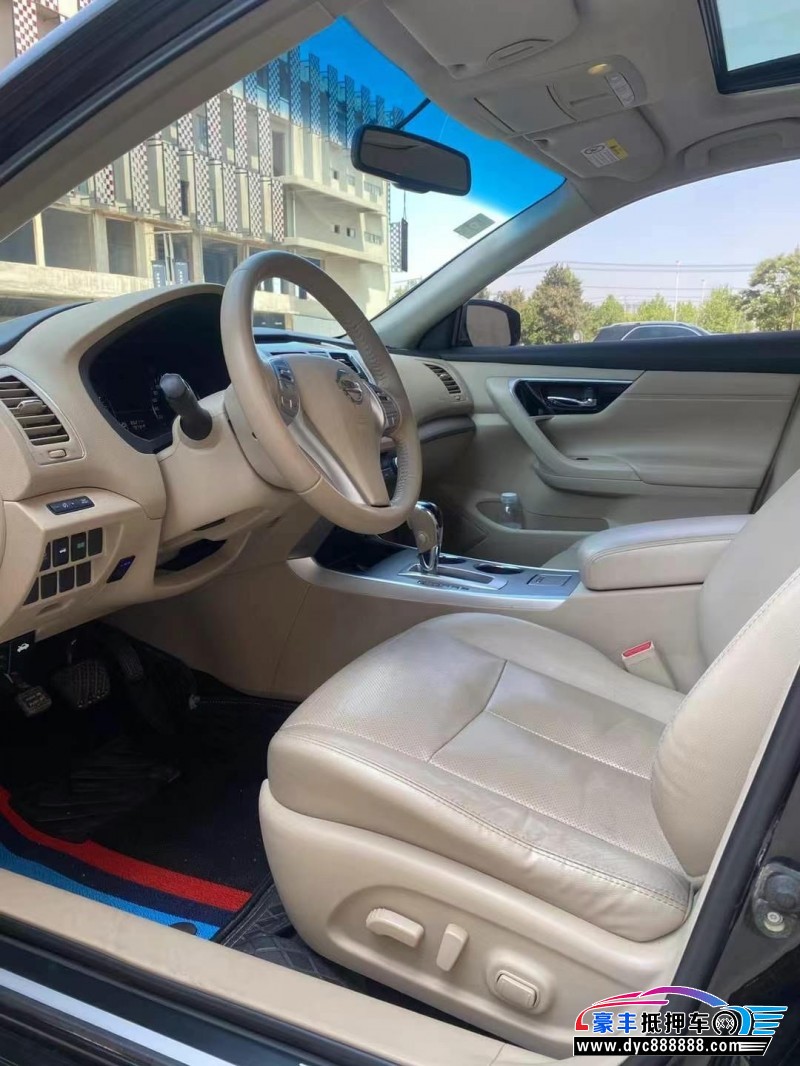 18年日产天籁轿车抵押车出售