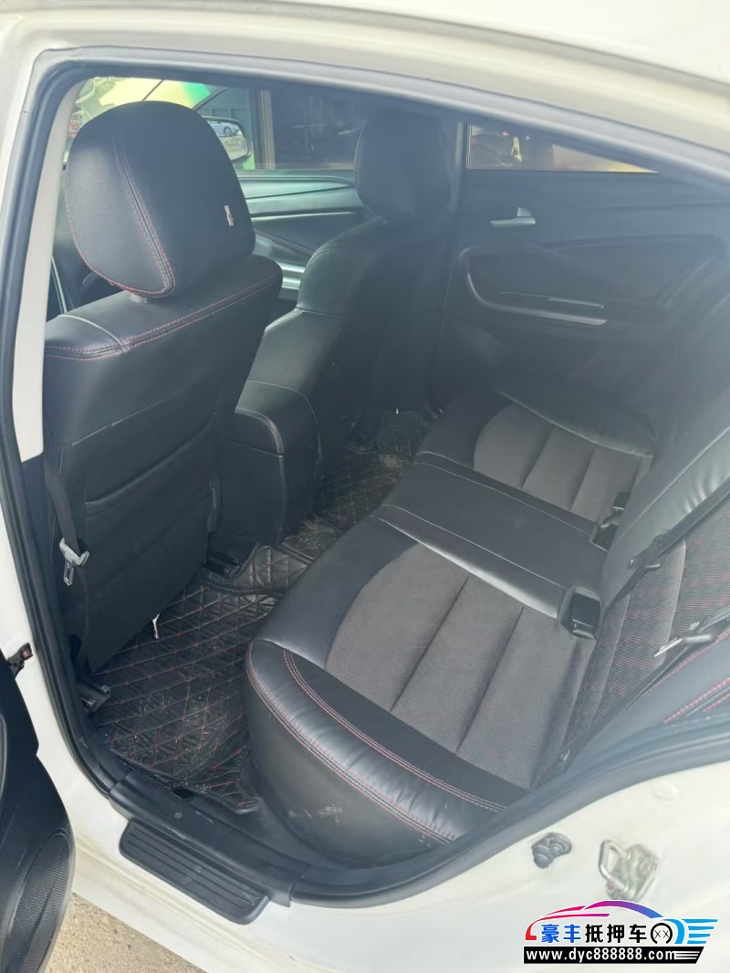 18年海马M5轿车抵押车出售