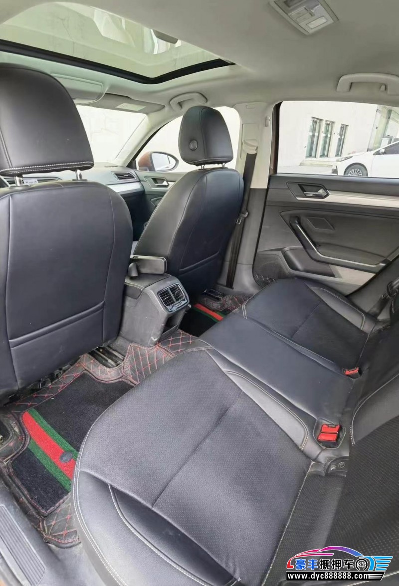 16年大众凌渡轿车抵押车出售