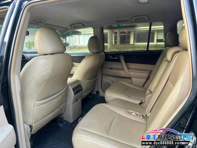 10年丰田汉兰达轿车抵押车出售