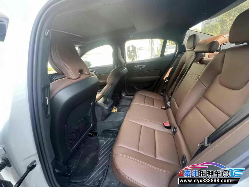 23年沃尔沃S60轿车抵押车出售