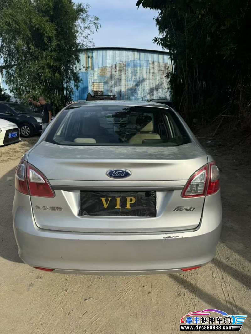 11年福特嘉年华轿车抵押车出售