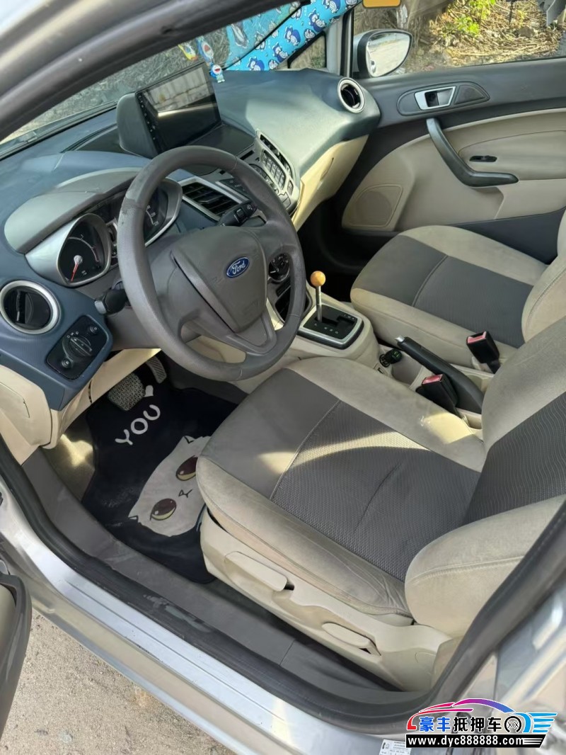 11年福特嘉年华轿车抵押车出售