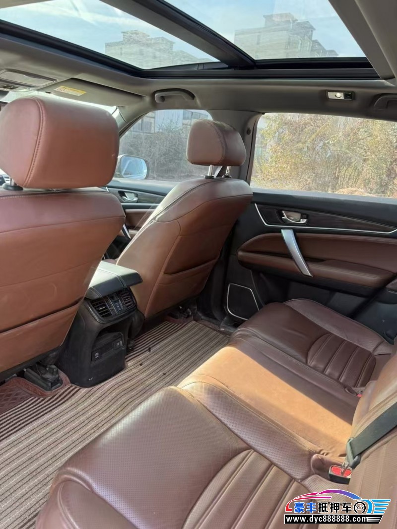 17年本田UR-V轿车抵押车出售