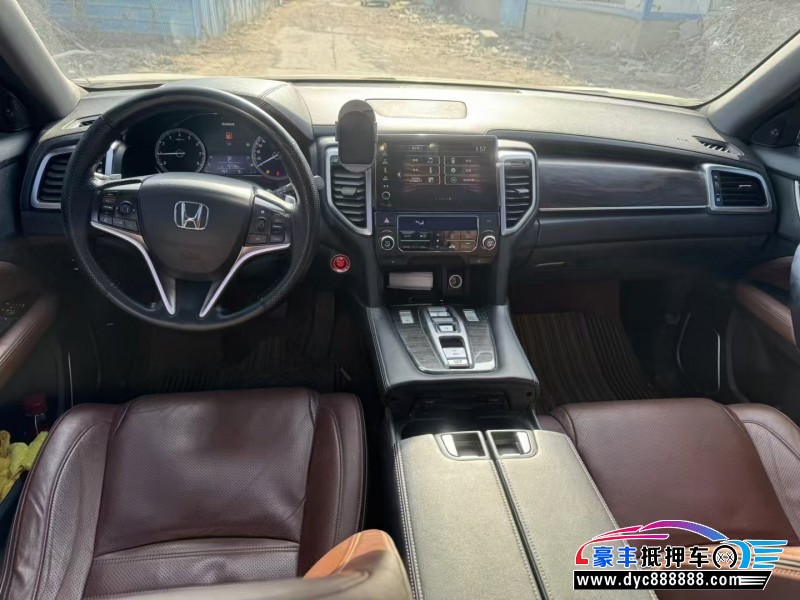 17年本田UR-V轿车抵押车出售