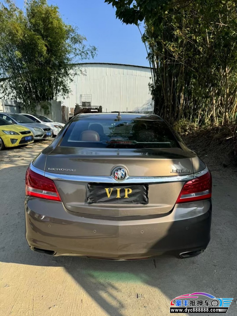 15年别克君越轿车抵押车出售