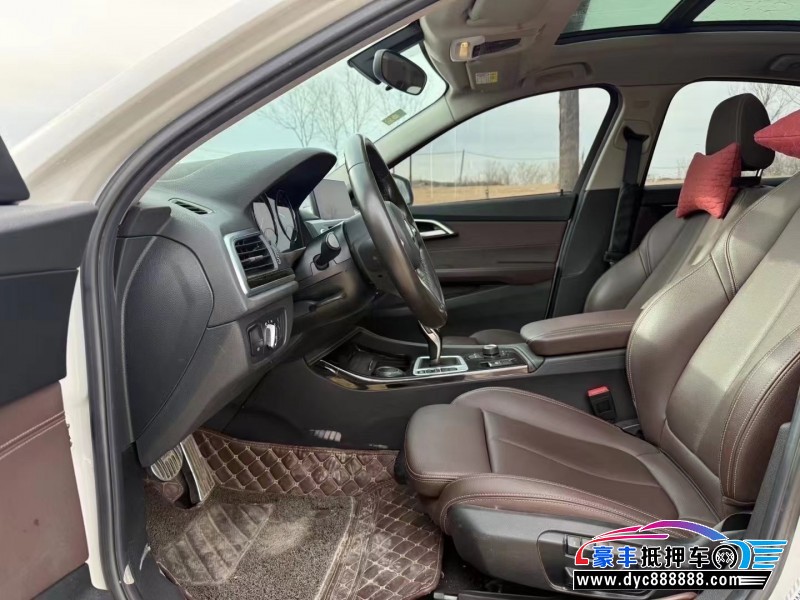 20年宝马1系轿车抵押车出售