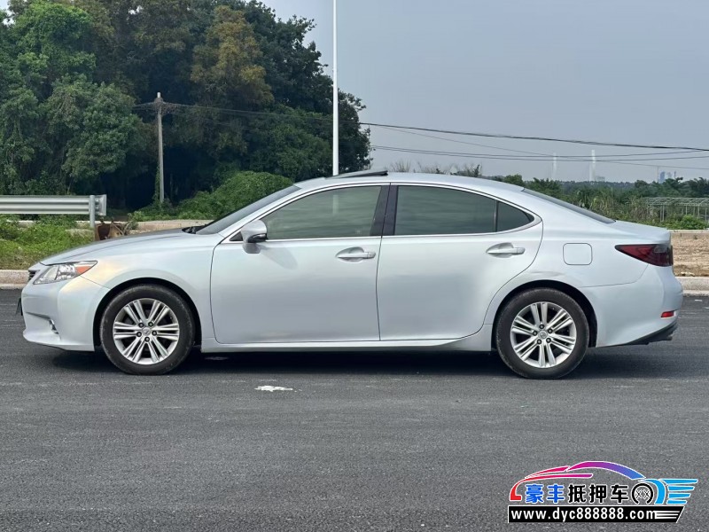 13年雷克萨斯ES轿车抵押车出售