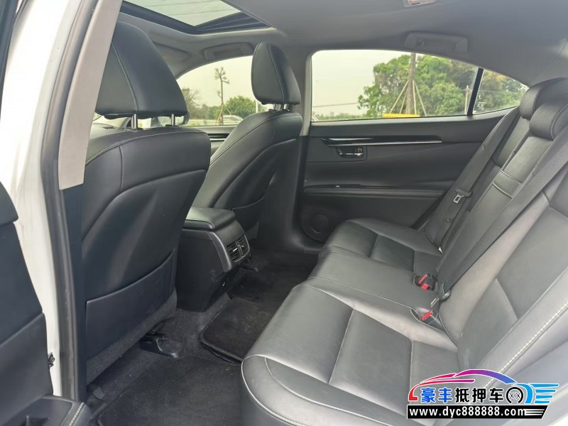 13年雷克萨斯ES轿车抵押车出售