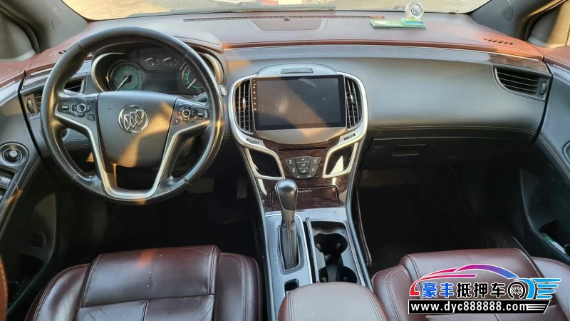 15年别克君越轿车抵押车出售