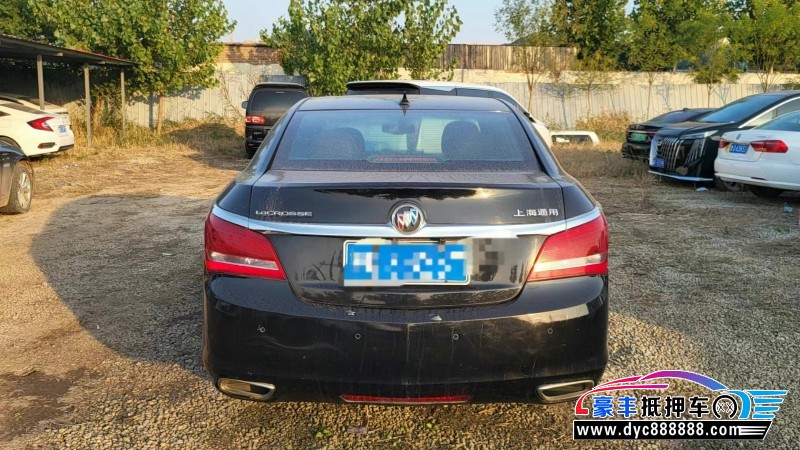 15年别克君越轿车抵押车出售