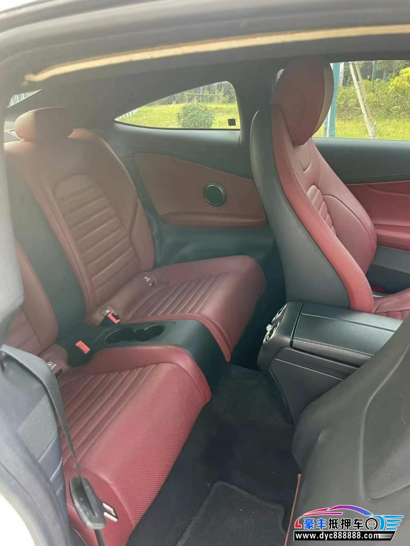 18年奔驰C轿车抵押车出售