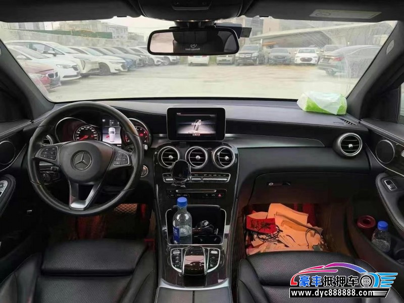 18年奔驰GLC轿车抵押车出售
