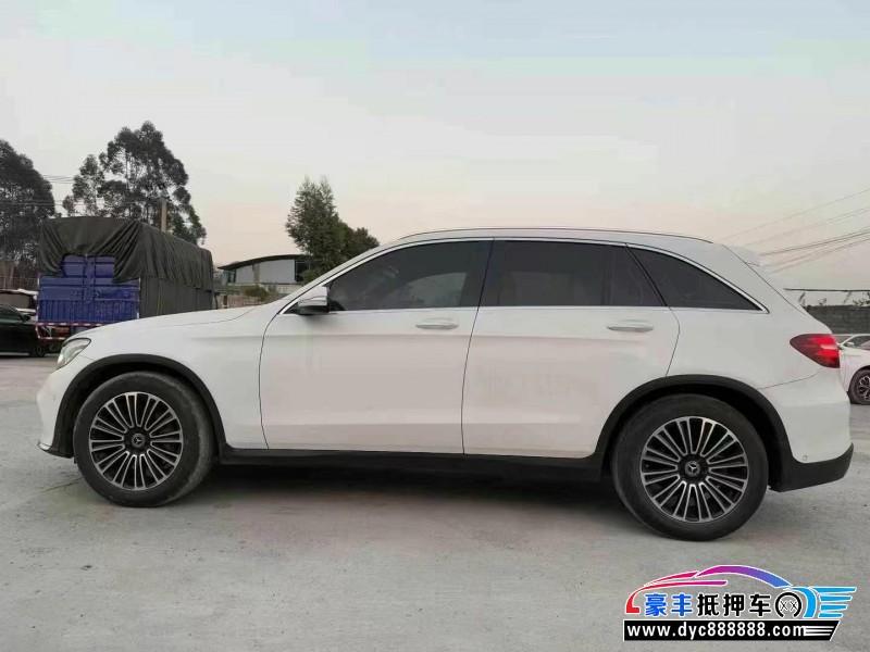 18年奔驰GLC轿车抵押车出售