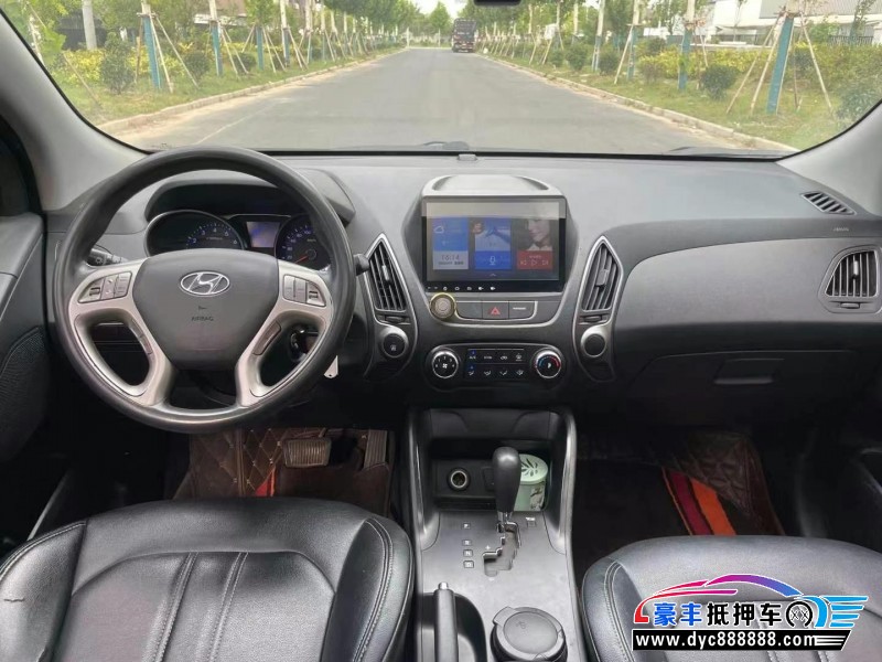 17年现代ix35轿车抵押车出售