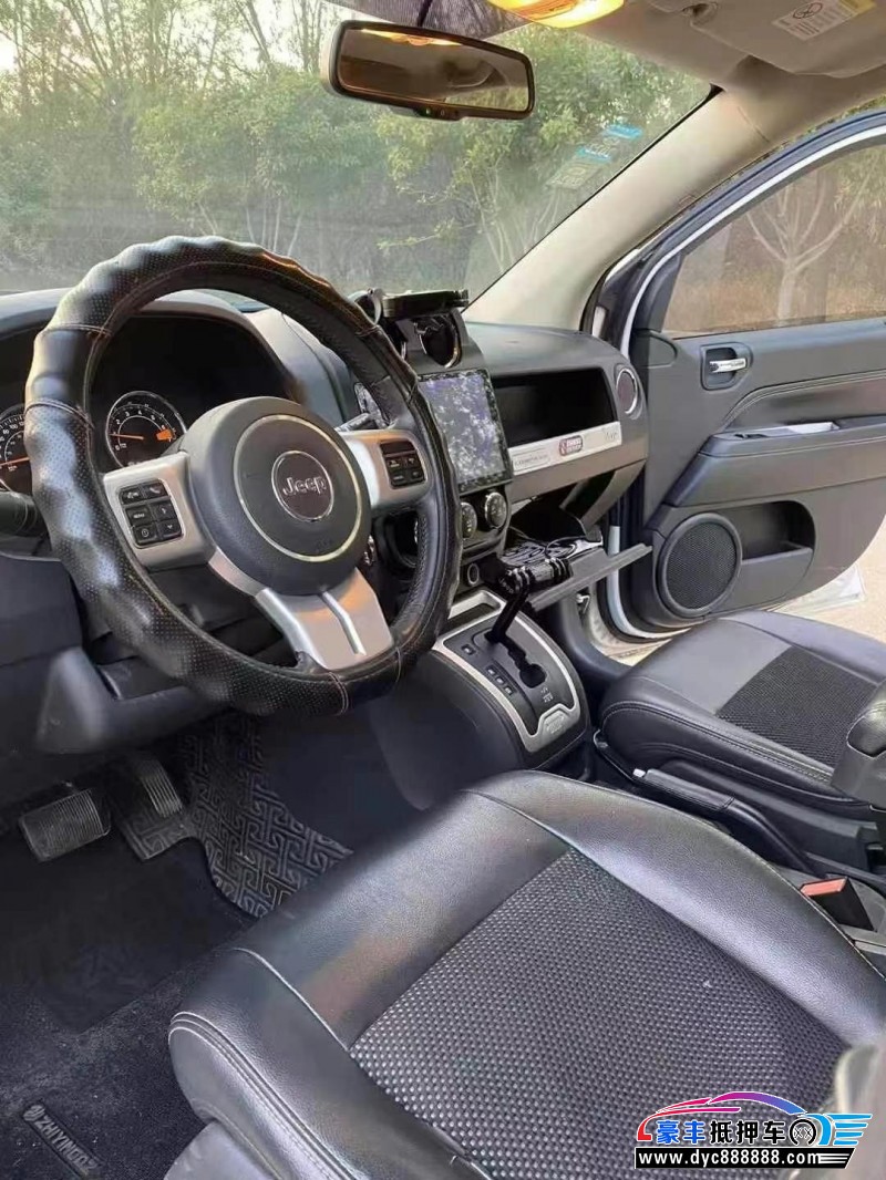 16年Jeep指南者(进口)轿车抵押车出售