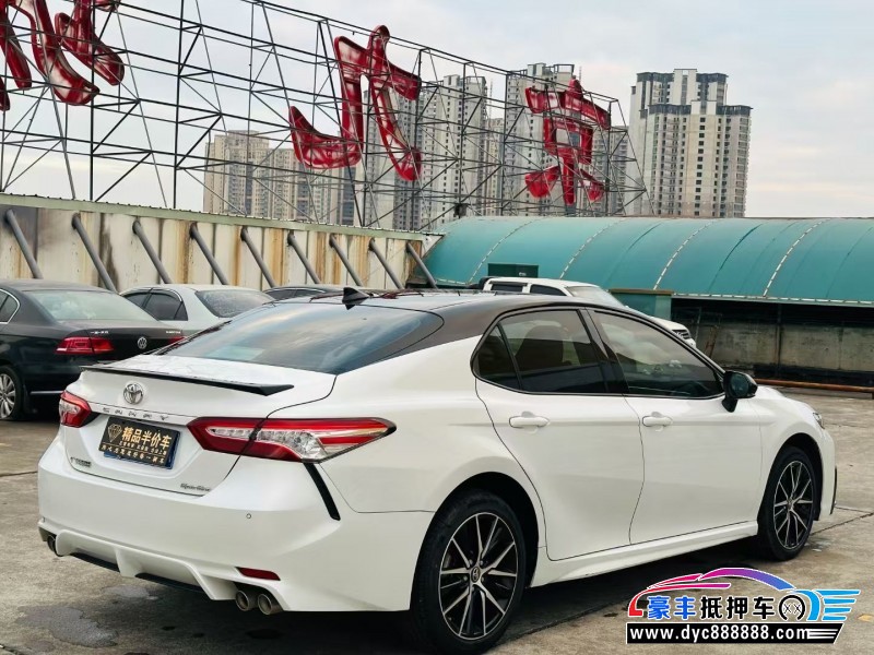 22年丰田凯美瑞轿车抵押车出售