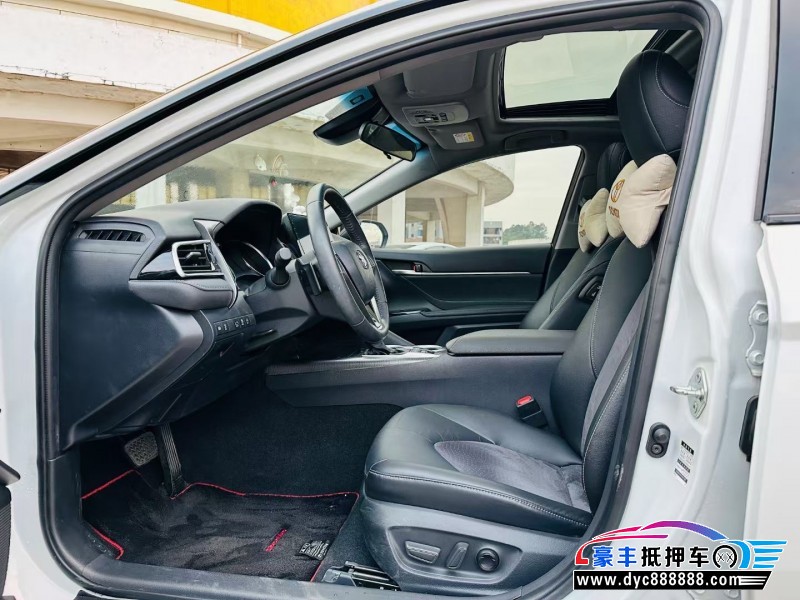 22年丰田凯美瑞轿车抵押车出售