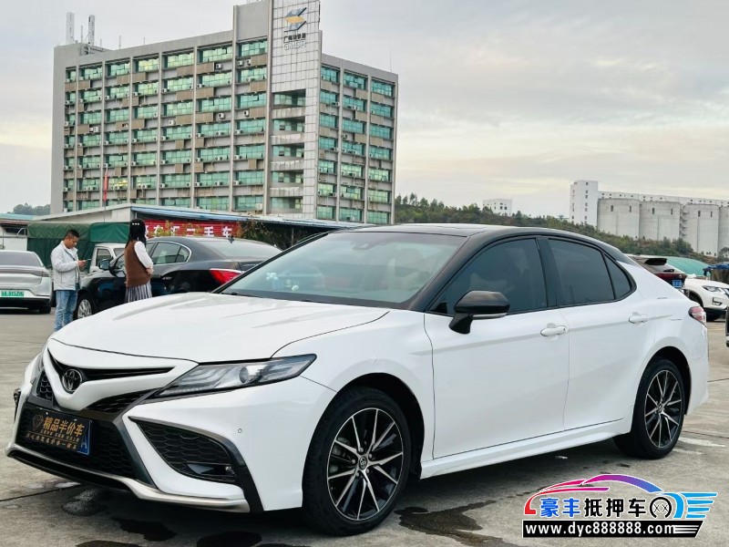 22年丰田凯美瑞轿车抵押车出售