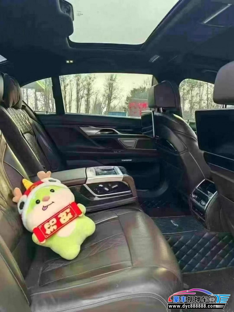 17年宝马7系轿车抵押车出售