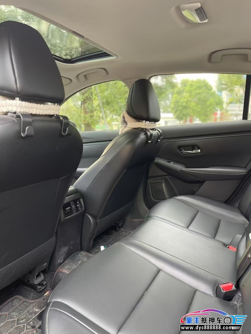 22年日产轩逸轿车抵押车出售