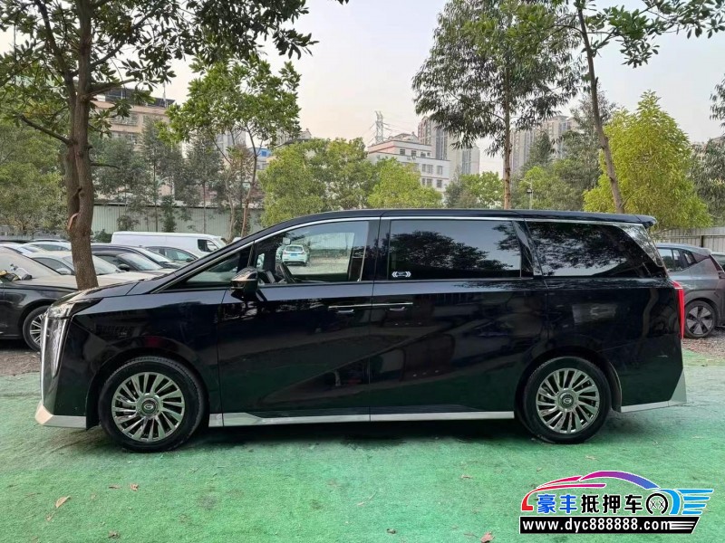 23年传祺M8轿车抵押车出售