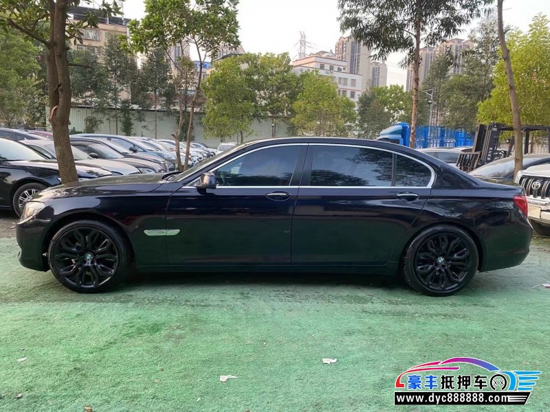 10年宝马7系轿车抵押车出售
