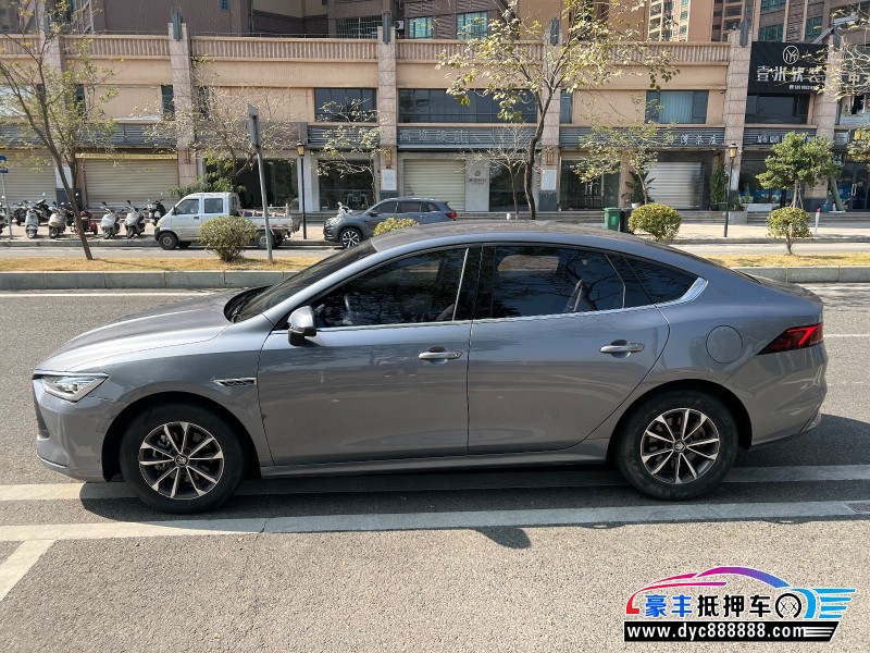 23年比亚迪秦轿车抵押车出售