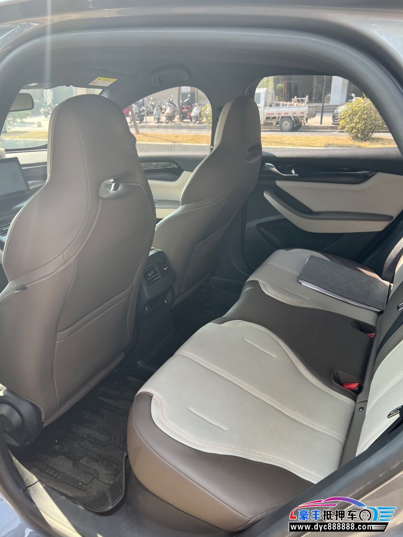 23年比亚迪秦轿车抵押车出售