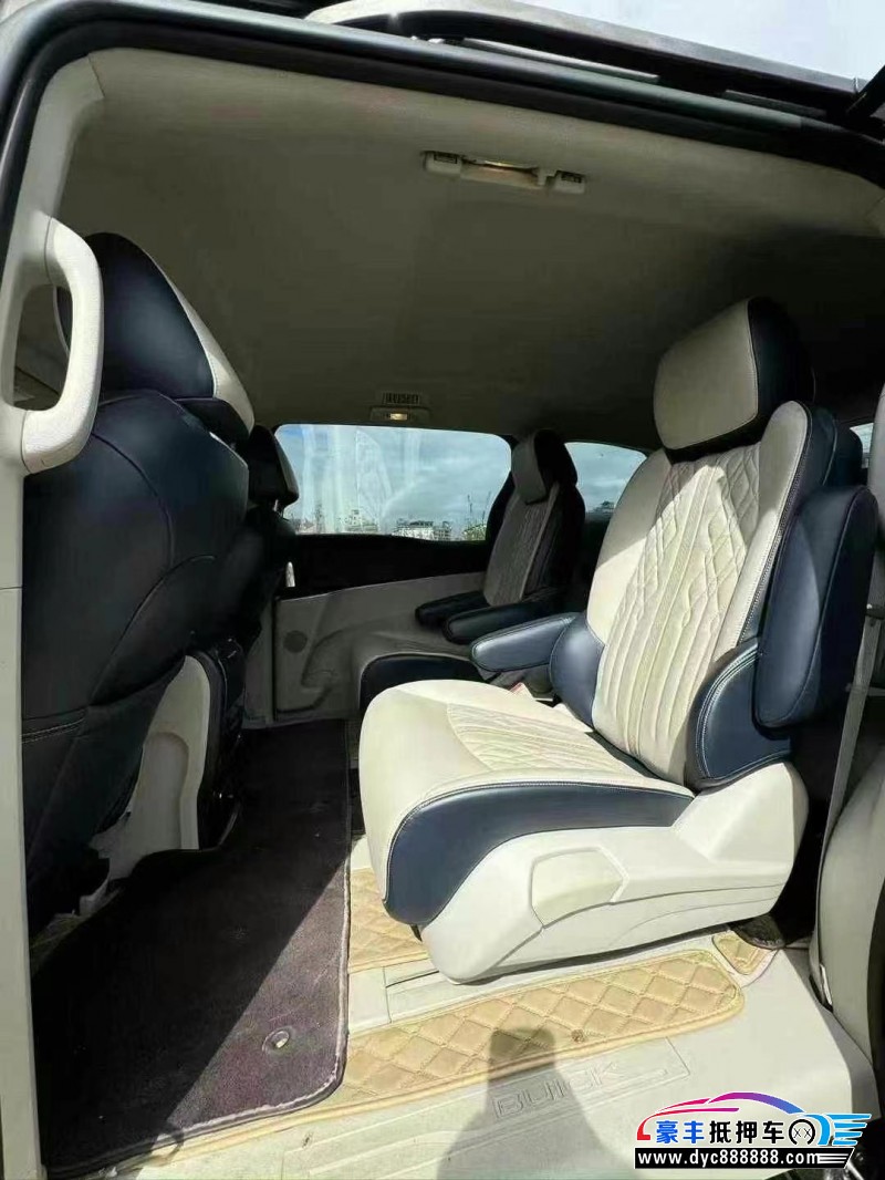 21年别克GL8轿车抵押车出售