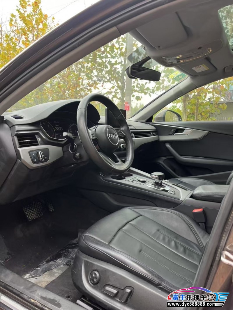 17年奥迪A4L轿车抵押车出售