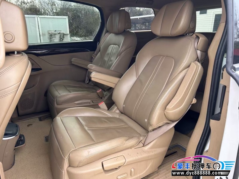 17年别克GL8轿车抵押车出售