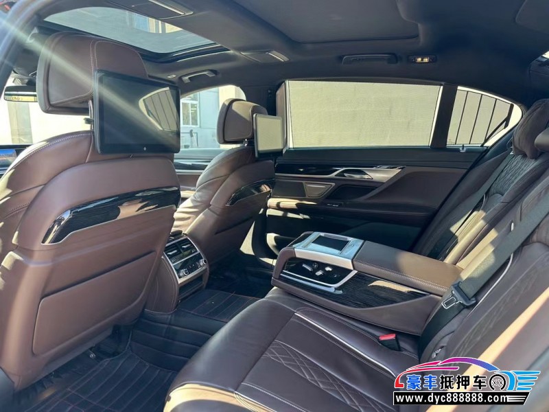 22年宝马7系轿车抵押车出售