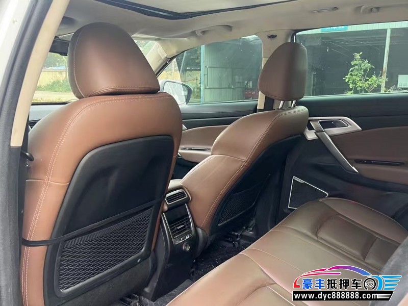 18年吉利博越轿车抵押车出售