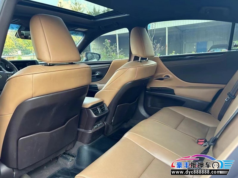 20年雷克萨斯ES轿车抵押车出售