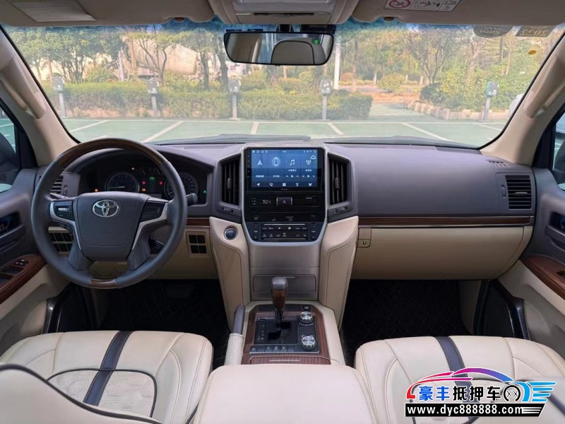18年丰田兰德酷路泽（陆巡）轿车抵押车出售