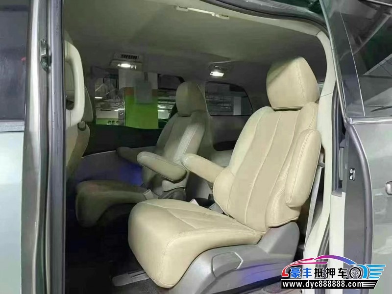 14年别克GL8轿车抵押车出售