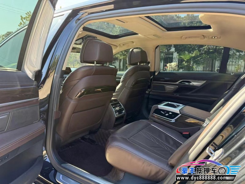 20年宝马7系轿车抵押车出售