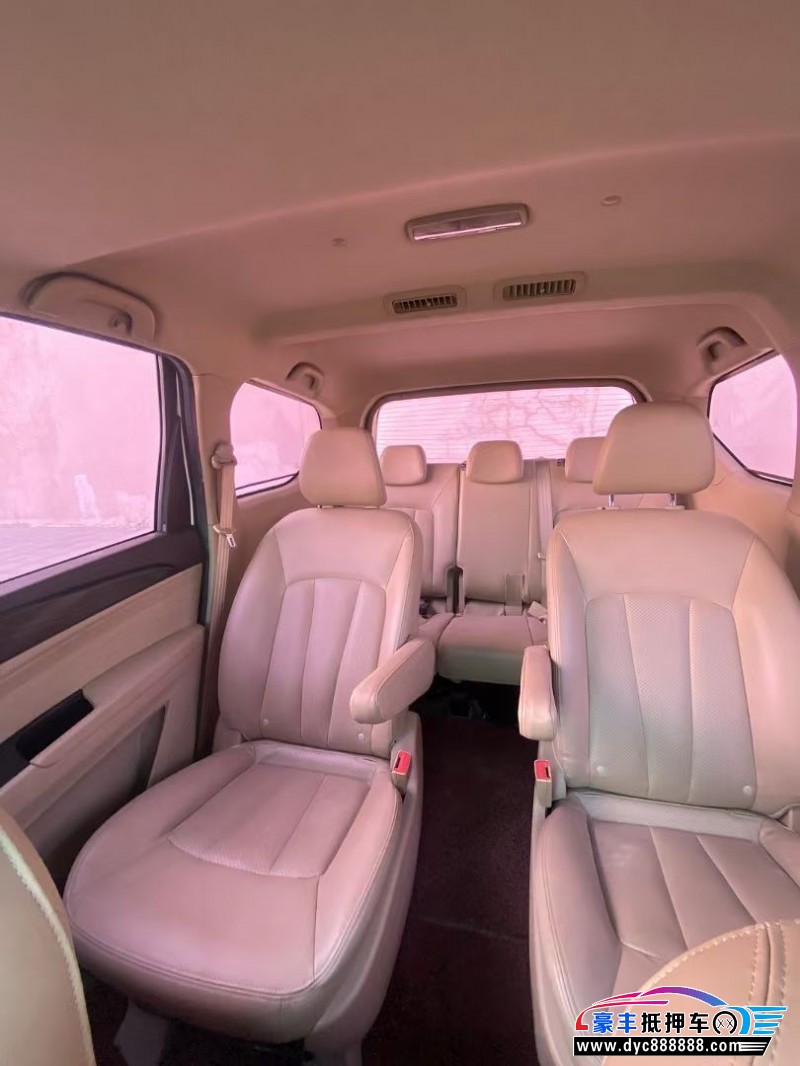 17年宝骏730轿车抵押车出售