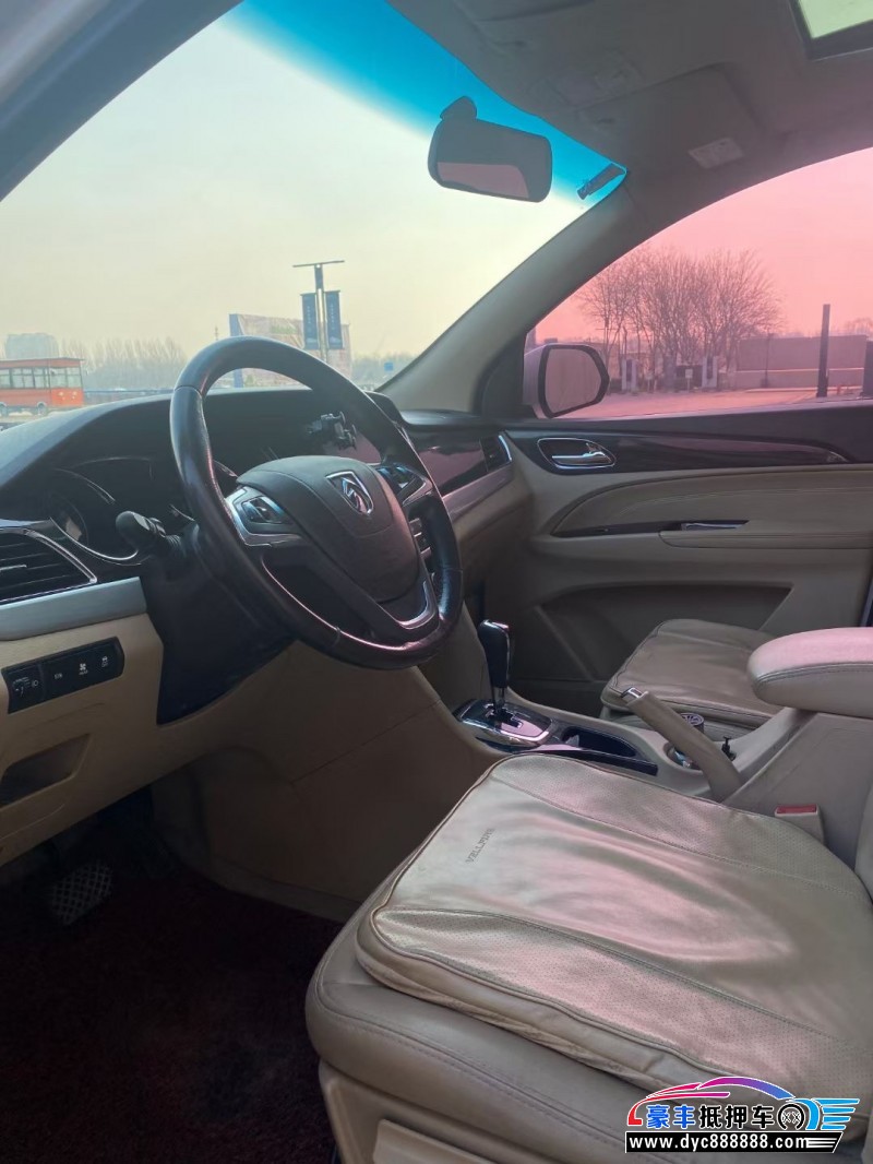 17年宝骏730轿车抵押车出售