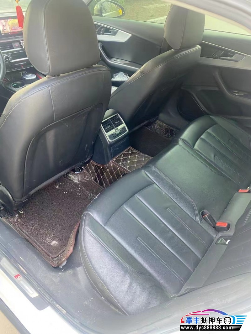 17年奥迪A4轿车抵押车出售