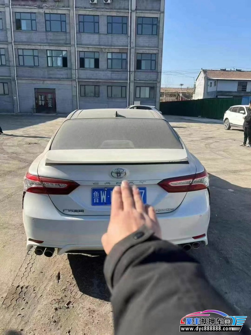 22年丰田凯美瑞轿车抵押车出售