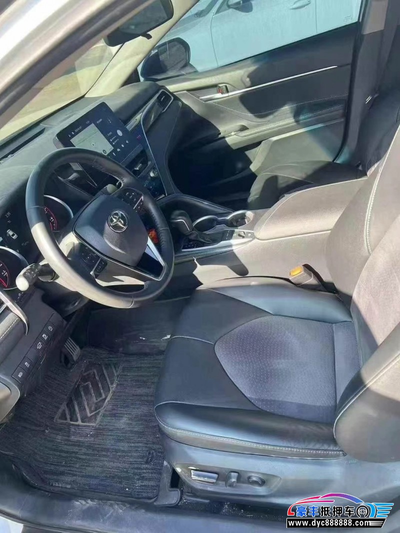 22年丰田凯美瑞轿车抵押车出售