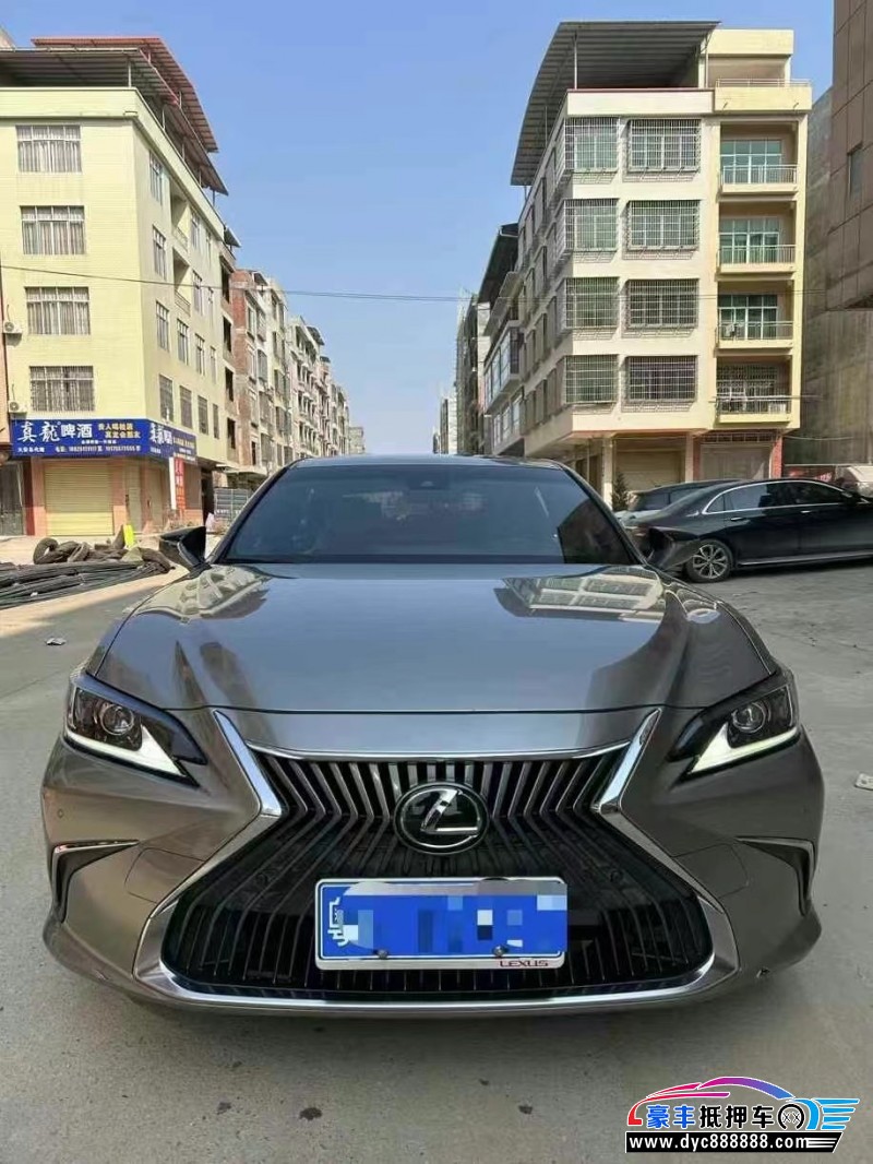 18年雷克萨斯ES轿车抵押车出售