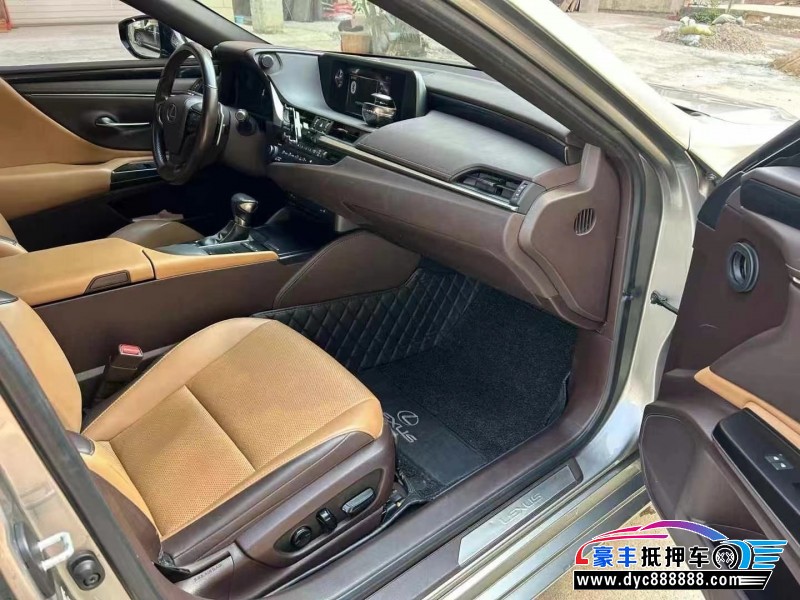 18年雷克萨斯ES轿车抵押车出售