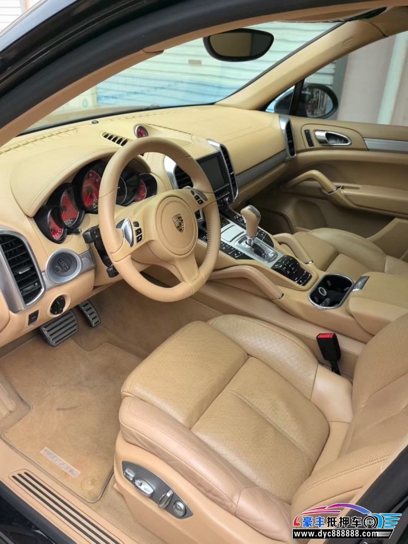 14年保时捷卡宴轿车抵押车出售